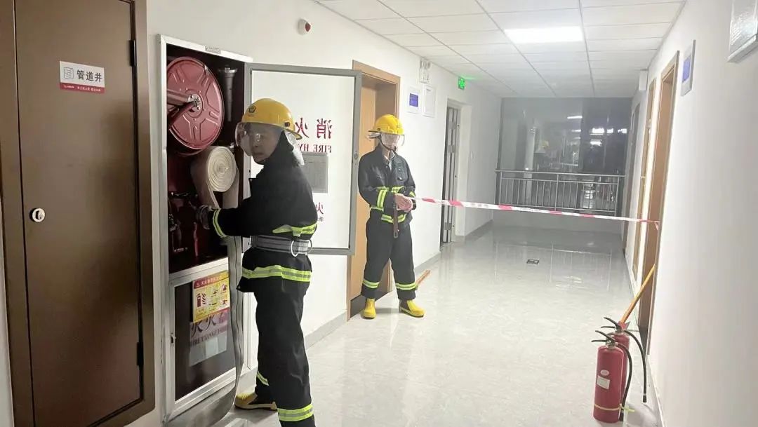 2ab3fb82-5f32-4b0c-b8e2-d9efd129e53a