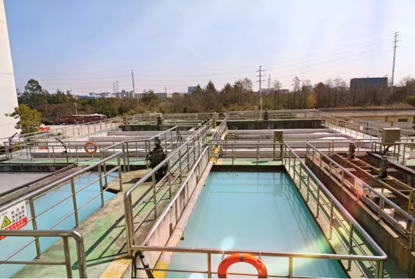 6389080003680657775570076