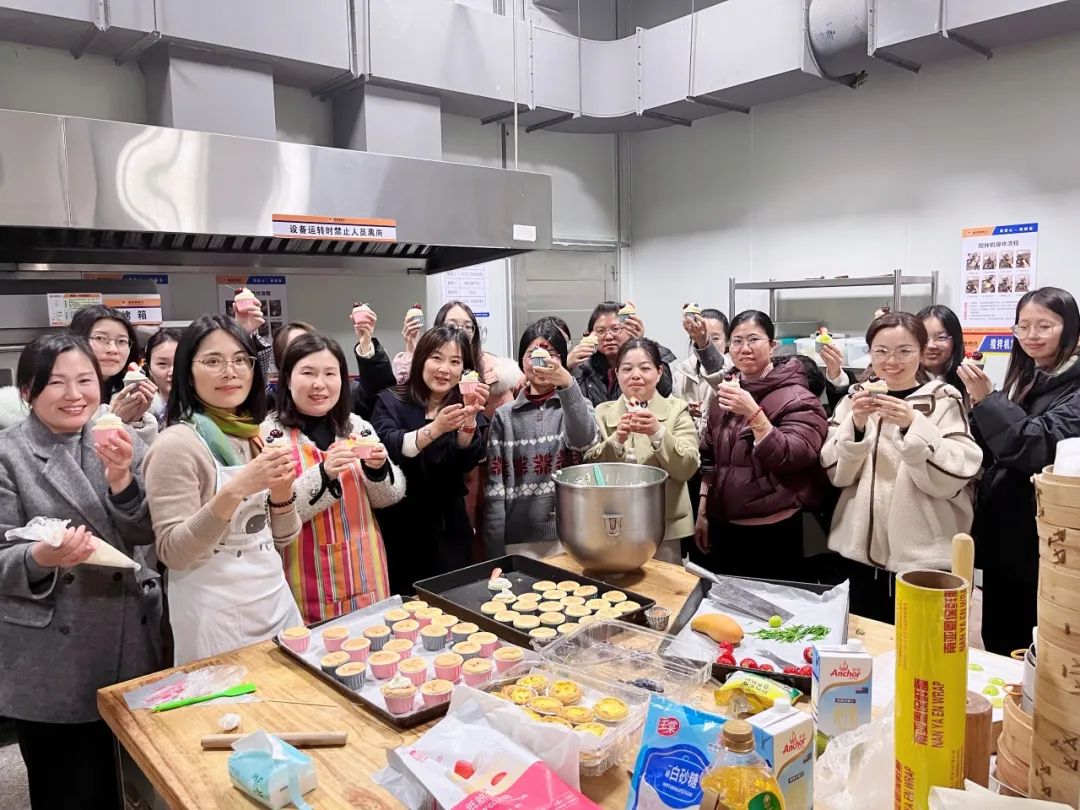 6389080017968610476689948